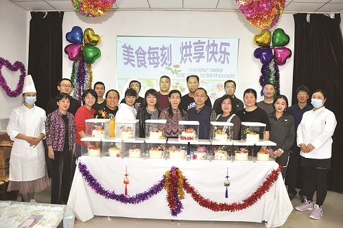 “巾帼心系企 建功新时代” 一一包头热力集团女工倡议书4.jpg
